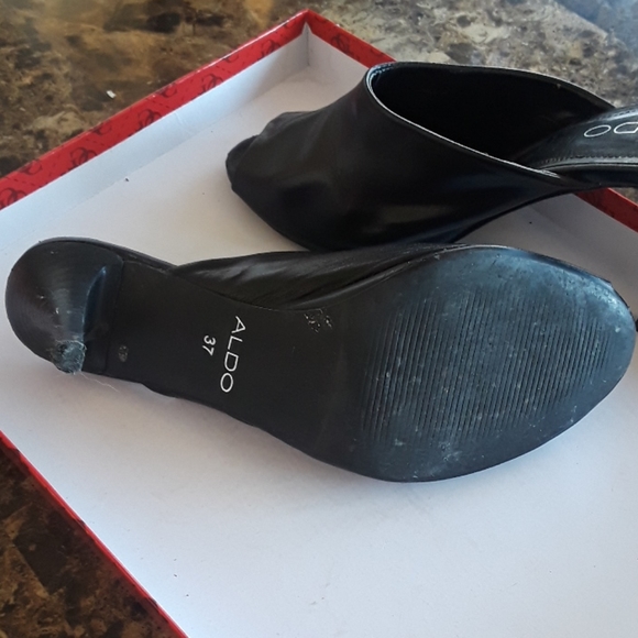 Shoe - Picture 2 of 3